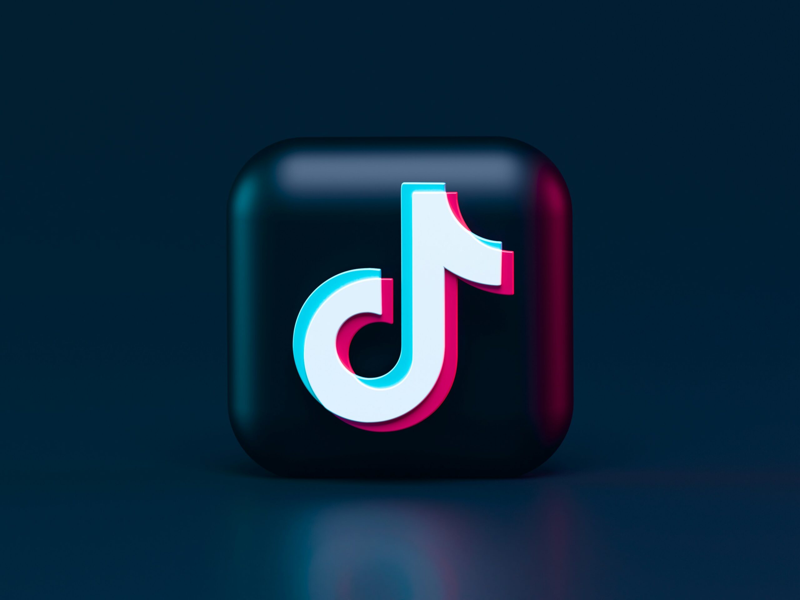 TikTok tworzy hity: Czy algorytmy zastąpiły radio?