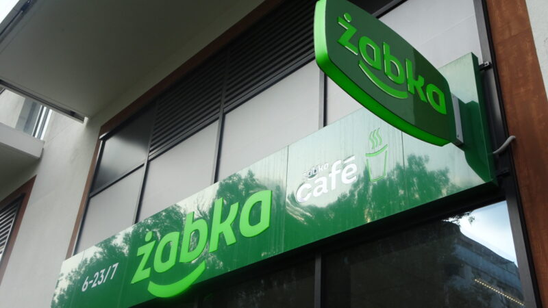 Nowość w Żabce: Karta kredytowa i płatność Żabka Pay