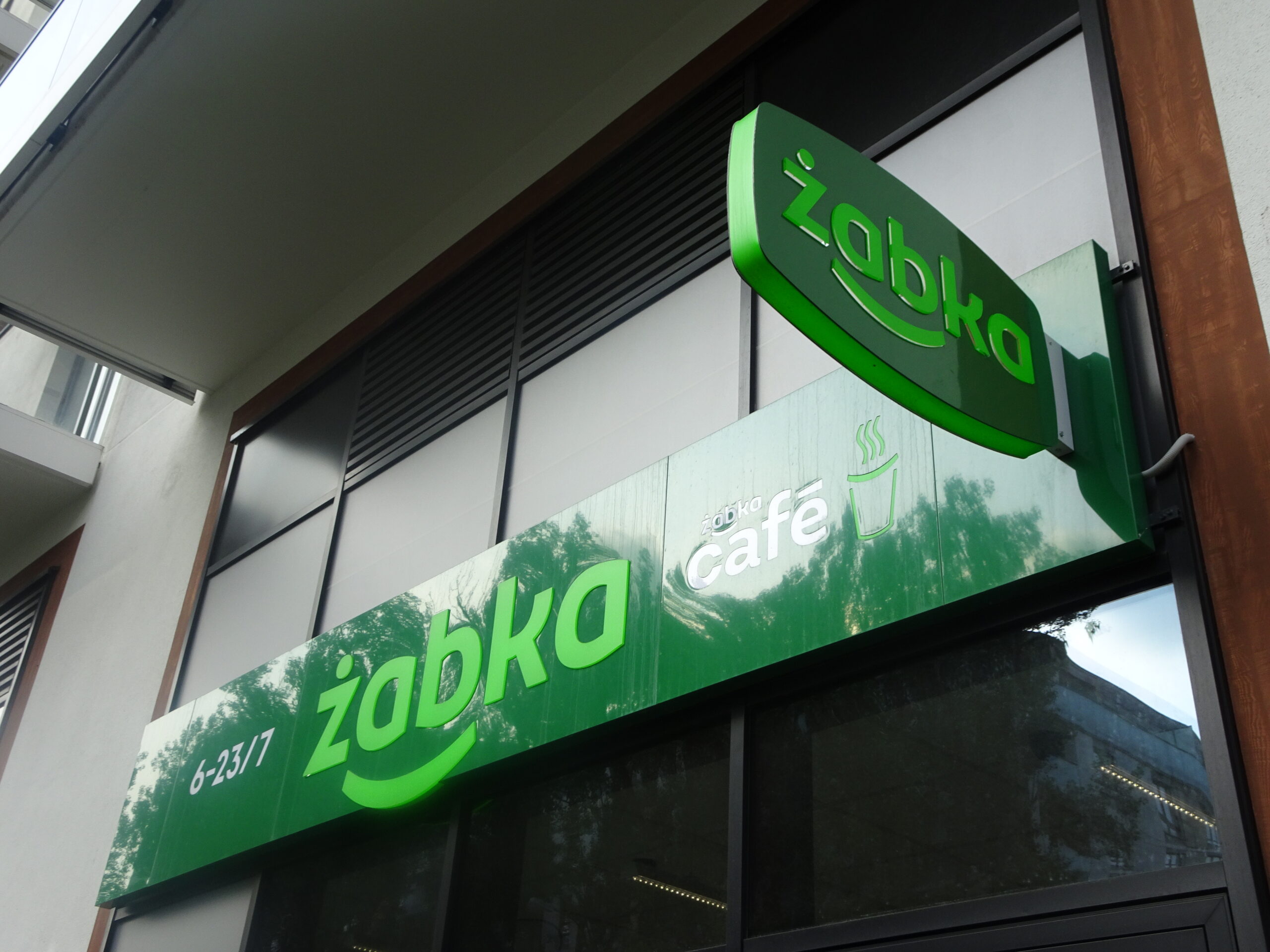 Nowość w Żabce: Karta kredytowa i płatność Żabka Pay