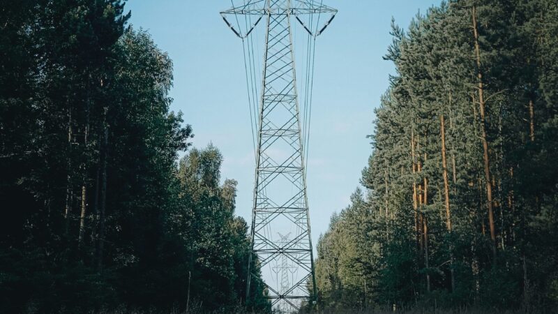 Wzrost cen prądu 2026: Opłata Mocowa w górę! Ile zapłacisz?