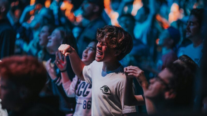 Młodzieżowe Słowo Roku 2025! Zwycięża „Szponcić” – co oznacza?